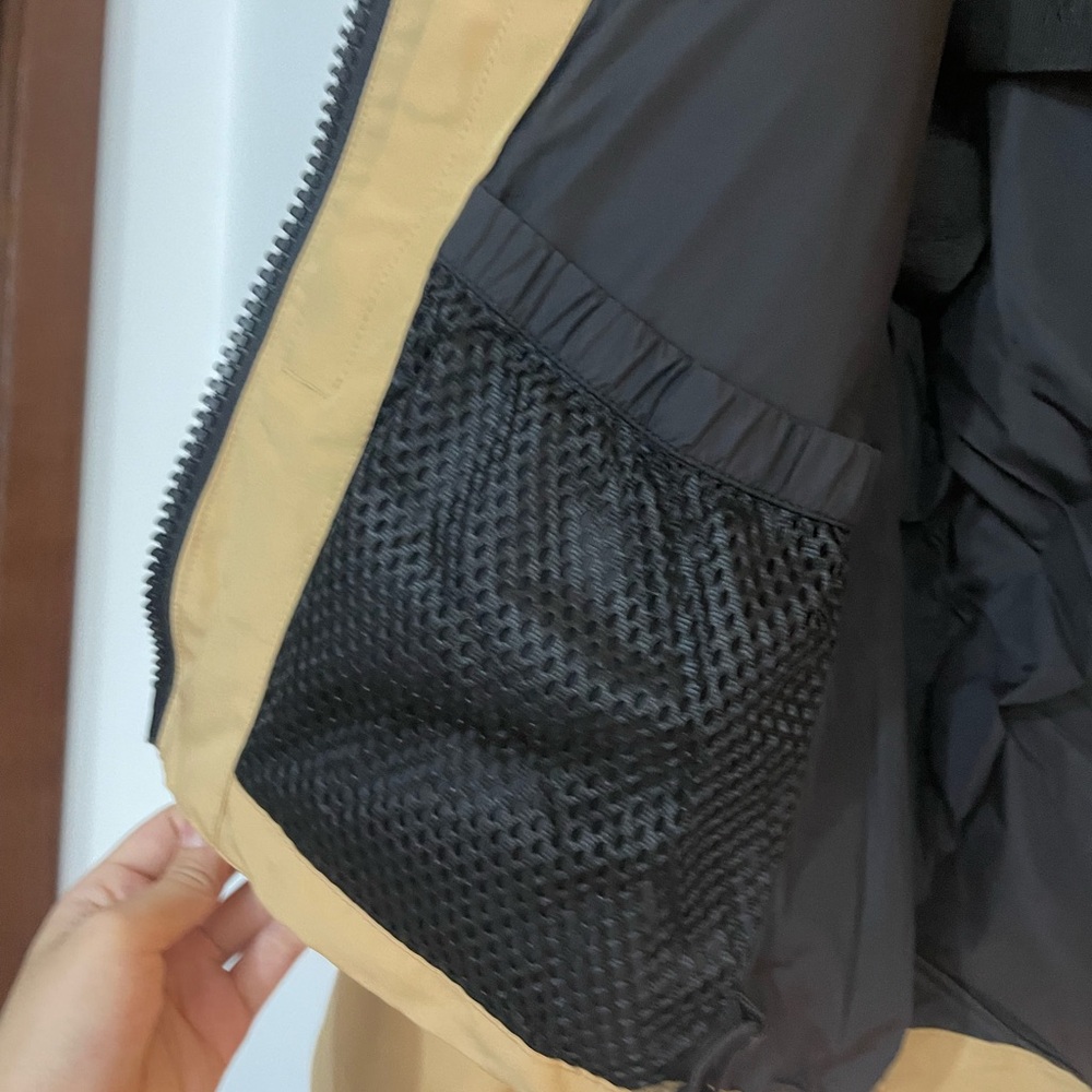 Canada Goose Tan Cropped Puffer Jacket - Picture 8 of 16